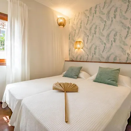 Bay Beachfront By Holidays 빌라 *