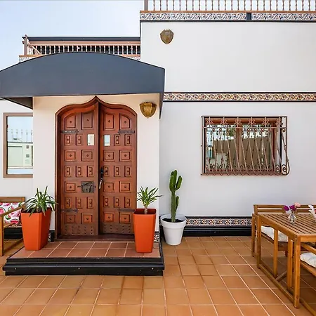 Bay Beachfront By Holidays Villa *