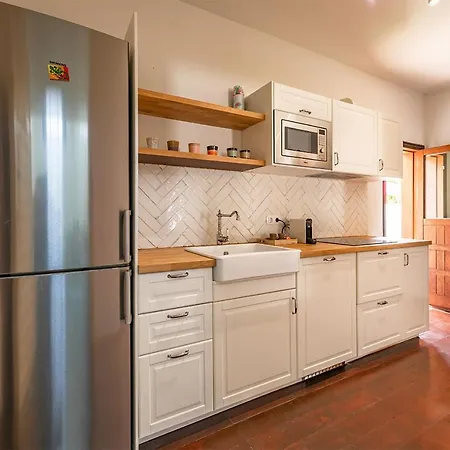 Bay Beachfront By Holidays *