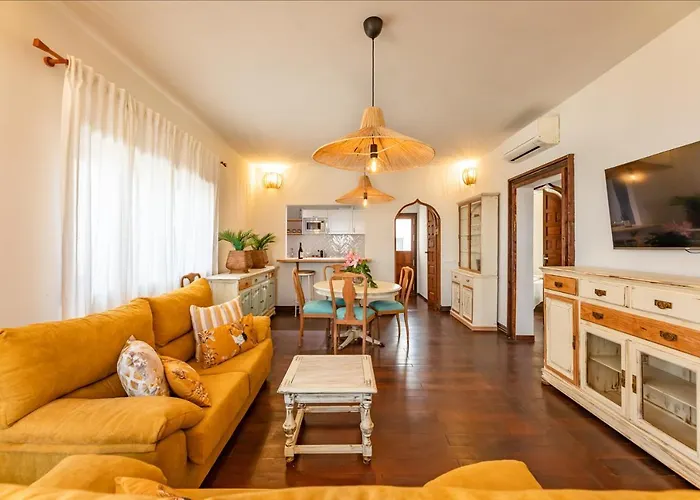 Bay Beachfront By Holidays