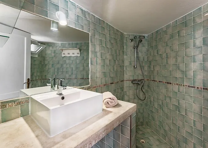 Villa Bay Beachfront By Holidays *