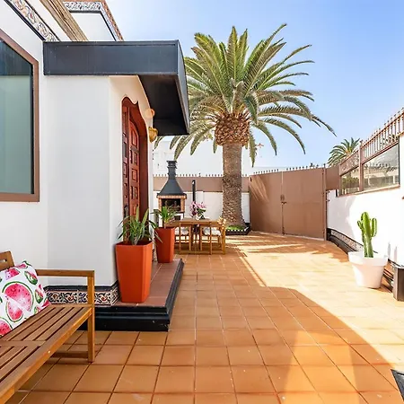 Bay Beachfront By Holidays Villa *