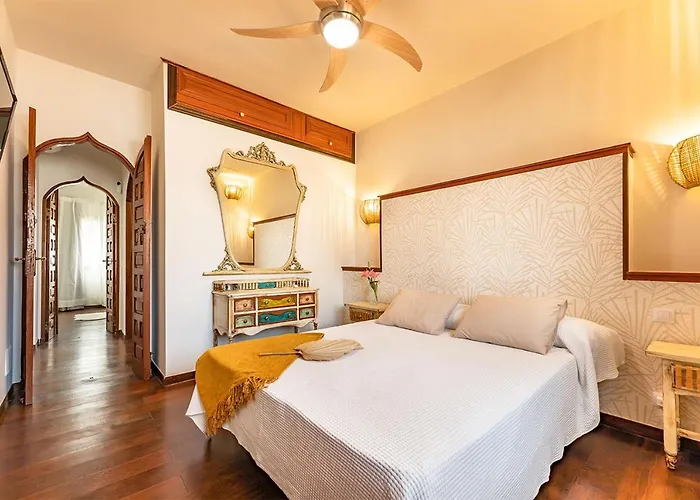 Willa Bay Beachfront By Holidays *