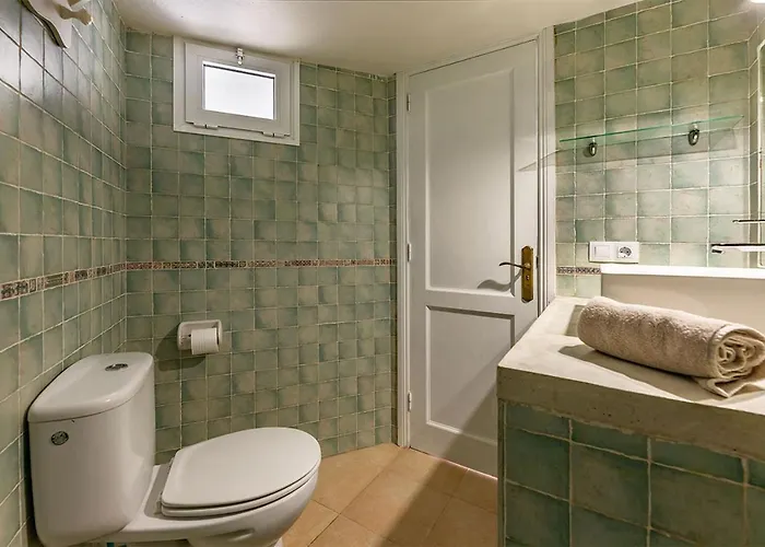 Bay Beachfront By Holidays Villa *