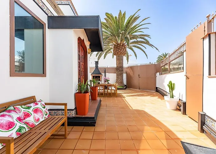 Bay Beachfront By Holidays Willa *