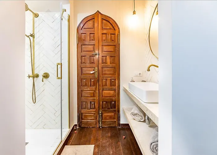 Bay Beachfront By Holidays 别墅