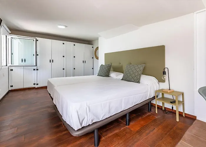 Bay Beachfront By Holidays Βίλα