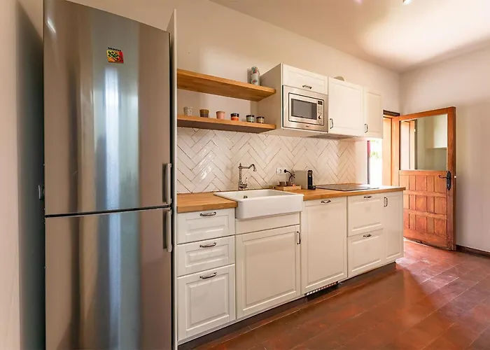 Bay Beachfront By Holidays Βίλα Κοραλέχο